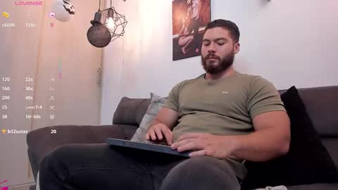 Snapshot of sebastianvilla__ chatting on October 11, 9:18 pm Instagram jeanpaulfit online show from October 11, 9:18 pm