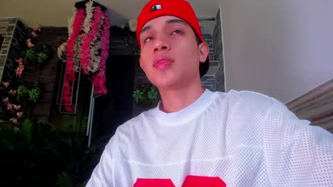 Sebastian online show from April 19, 4:02 am