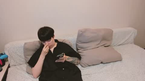 Amanda and  pair in a real life we love each other but can play with you online show from July 5, 8:54 am