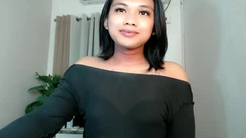 Deluxe online show from June 8, 7:15 pm