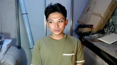 Deluxe online show from March 11, 10:40 am