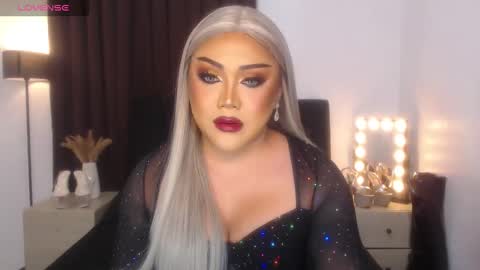 Natalie Mefford online show from February 19, 10:31 pm