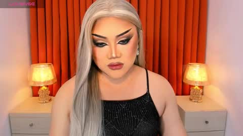 Natalie Mefford online show from February 25, 12:27 pm