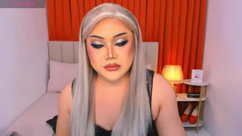 Natalie Mefford online show from March 10, 2:50 am