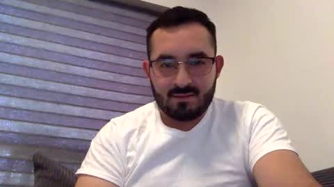 seficha18 online show from May 23, 11:45 pm