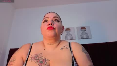 Selena online show from January 8, 1:17 pm