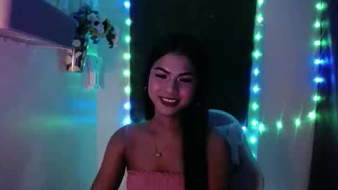 selena_fox2000 online show from April 18, 10:39 am