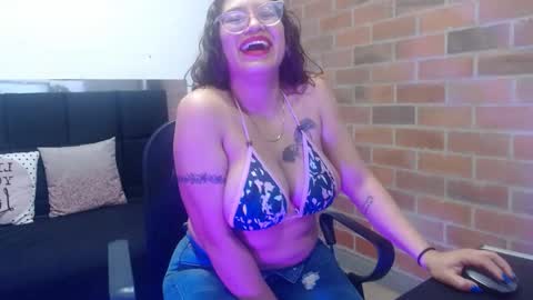 Selena online show from October 17, 2:59 am