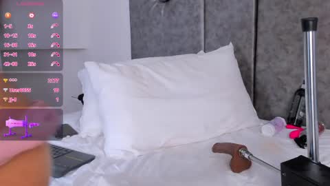  Selena  online show from April 14, 12:25 am