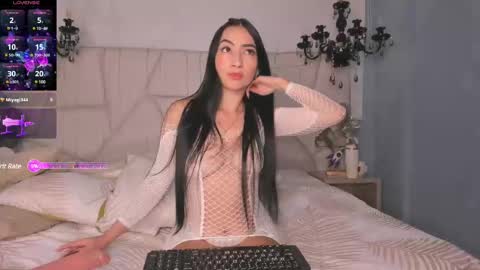 Selenee online show from March 8, 3:35 pm