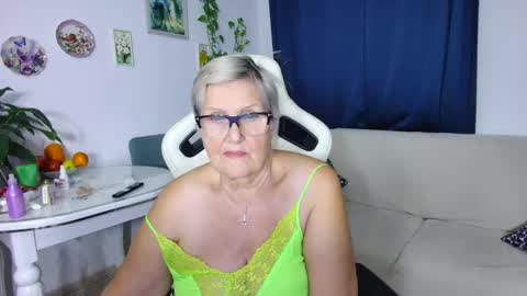 Selenna online show from January 15, 7:55 pm