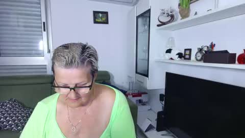 Selenna online show from June 9, 5:34 pm