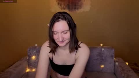 selestiasonata online show from March 14, 1:31 am