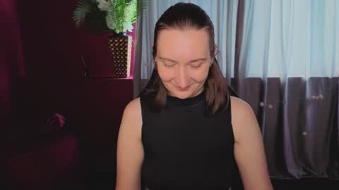 selestiasonata online show from June 19, 1:33 am
