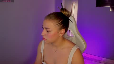 Selyn online show from December 2, 1:08 pm