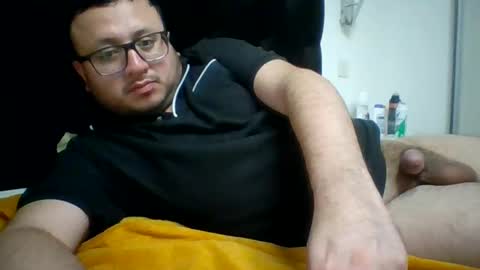 Snapshot of sementalpajero chatting on October 27, 12:43 am sementalpajero online show from October 27, 12:43 am