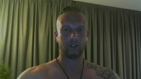sence08 online show from May 10, 9:32 pm