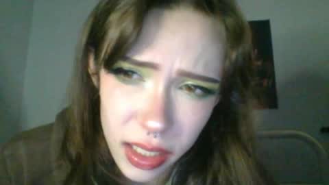 Snapshot of sendforesme chatting on December 29, 1:13 am goddess esme  online show from December 29, 1:13 am