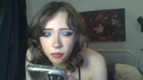 Snapshot of sendforesme chatting on October 19, 12:15 am goddess esme  online show from October 19, 12:15 am