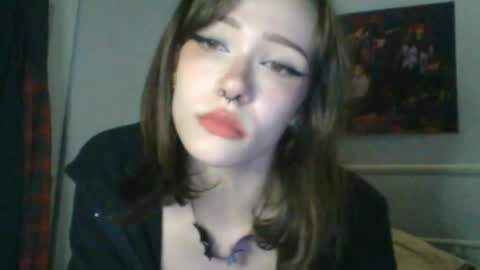 Snapshot of sendforesme chatting on January 25, 2:15 am goddess esme  online show from January 25, 2:15 am