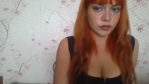 sendmylove_ online show from October 8, 10:43 am
