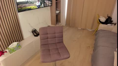 sensualbarbies online show from October 8, 12:00 pm