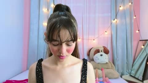 Snapshot of serafina_ chatting on September 12, 1:35 pm serafina_ online show from September 12, 1:35 pm