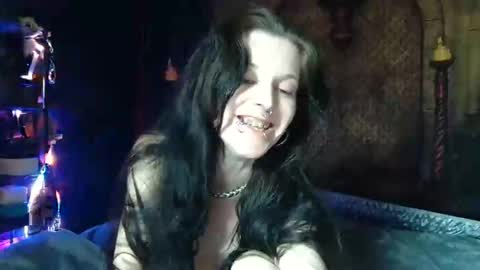 Seraphin Munster online show from April 2, 6:26 pm