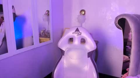 Seren  Follow me online show from January 14, 3:36 am