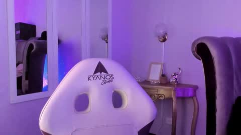 Seren  Follow me online show from September 23, 2:49 am