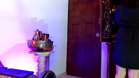 Serena Xyz online show from November 17, 7:05 pm