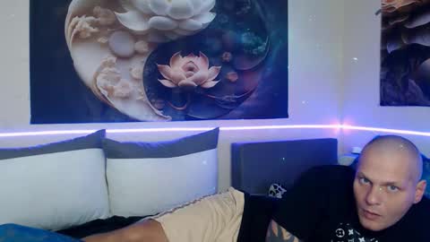 serenaandryan online show from November 4, 6:20 pm