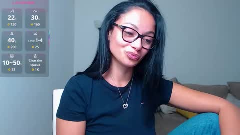 Snapshot of serenesophi chatting on October 4, 3:26 am SereneSophi online show from October 4, 3:26 am