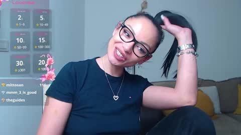 Snapshot of serenesophi chatting on February 17, 3:58 am SereneSophi online show from February 17, 3:58 am