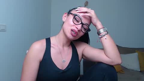 Snapshot of serenesophi chatting on March 5, 8:32 pm SereneSophi online show from March 5, 8:32 pm