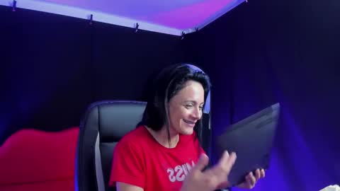 Snapshot of sesymilf chatting on October 12, 4:27 am LUCERO online show from October 12, 4:27 am
