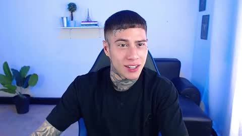 Snapshot of setthomas chatting on September 22, 2:43 pm Thomas online show from September 22, 2:43 pm