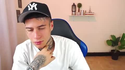 Thomas online show from December 15, 10:06 pm