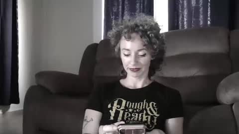 Snapshot of sexnchocolate chatting on February 6, 11:53 am Trixy Rose online show from February 6, 11:53 am