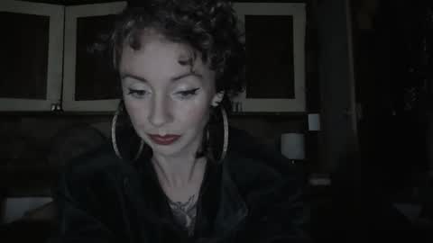 Snapshot of sexnchocolate chatting on December 13, 7:04 am Trixy Rose online show from December 13, 7:04 am