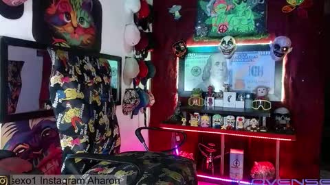 Aharon  ravelo online show from December 20, 7:48 am