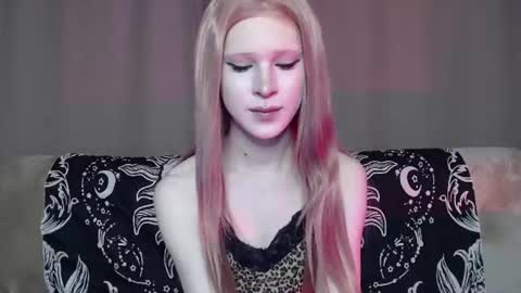 Nextdoor Princess online show from August 9, 4:56 pm