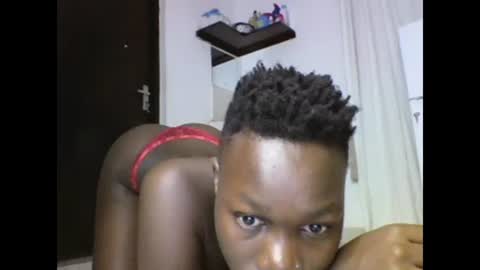 Snapshot of sexqueen02 chatting on February 8, 5:51 am sexqueen02 online show from February 8, 5:51 am