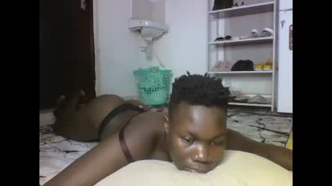 Snapshot of sexqueen02 chatting on February 28, 12:43 am sexqueen02 online show from February 28, 12:43 am