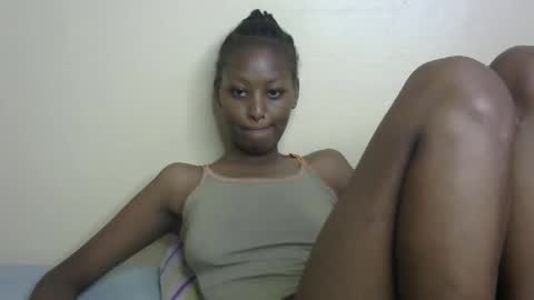 Snapshot of sexxy_bum23 chatting on February 17, 10:40 am sexxy bum online show from February 17, 10:40 am