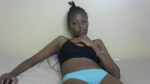 Snapshot of sexxy_bum23 chatting on February 20, 3:45 am sexxy bum online show from February 20, 3:45 am