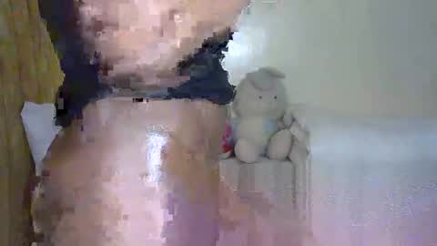 skylar online show from April 22, 8:43 am