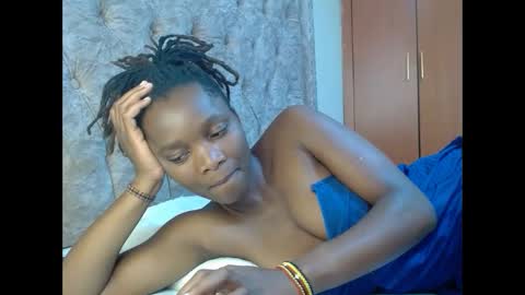 Snapshot of sexxy_santa chatting on February 8, 5:29 am Santa online show from February 8, 5:29 am