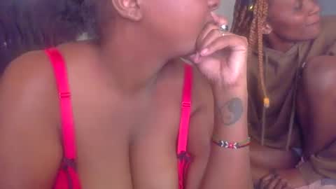 Snapshot of sexxy_surphire chatting on September 27, 4:10 am Sexxy surphire online show from September 27, 4:10 am