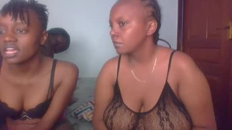 Snapshot of sexxy_surphire chatting on October 22, 6:42 pm Sexxy surphire online show from October 22, 6:42 pm